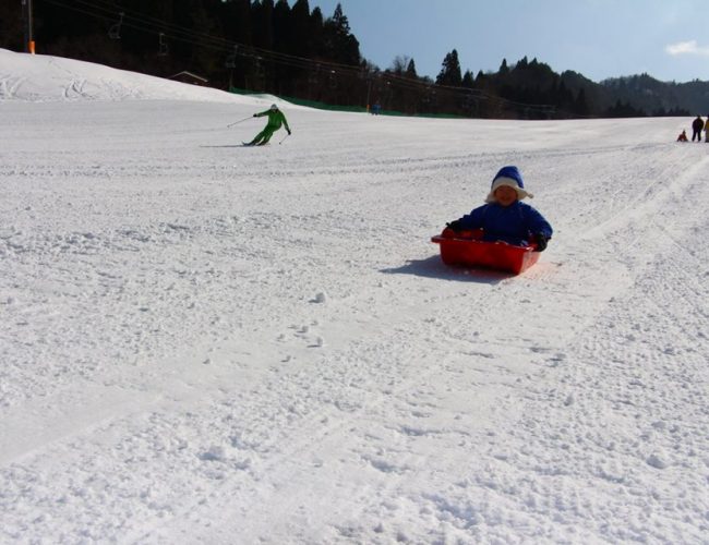明日、花輪スキー場でスノーフェスティバルあるす。